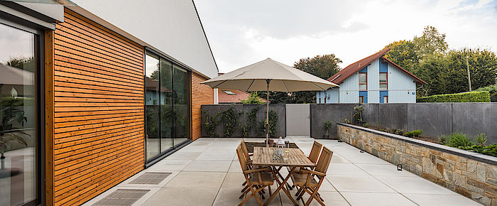 Eingangsbereich und Bodenplatten aus Beton