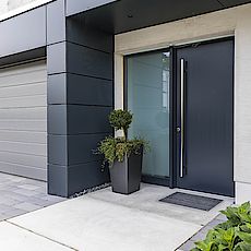 Eingangsbereich und Bodenplatten aus Beton Eingangsbereich und Bodenplatten aus Beton