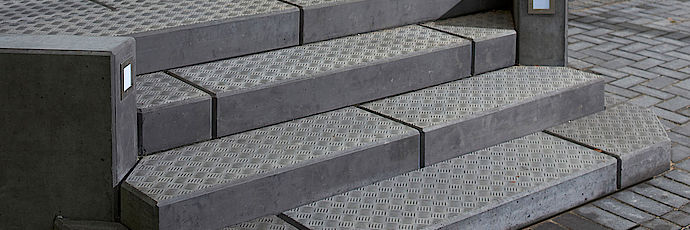 Beispiel Blockstufe aus Beton Beispiel Blockstufe aus Beton